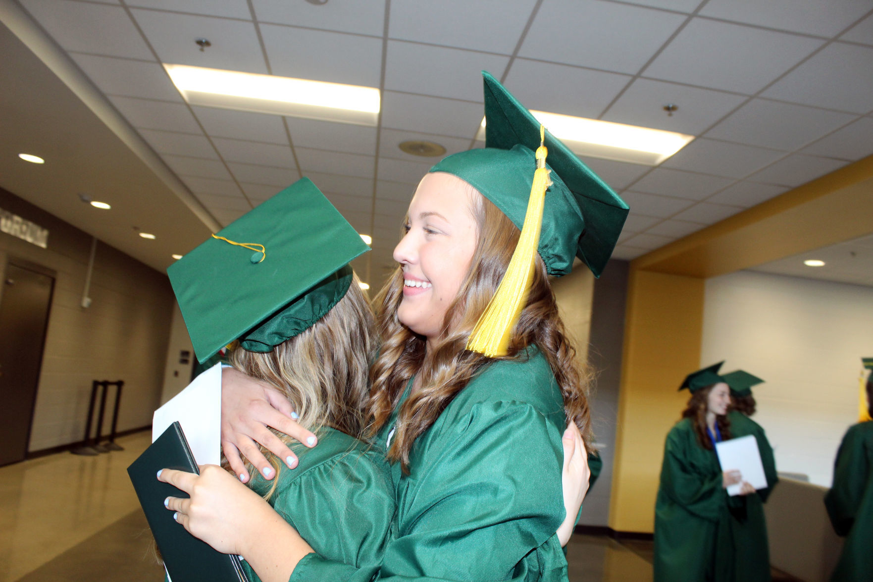 060219-ctzn-news-bd-grad139.jpg